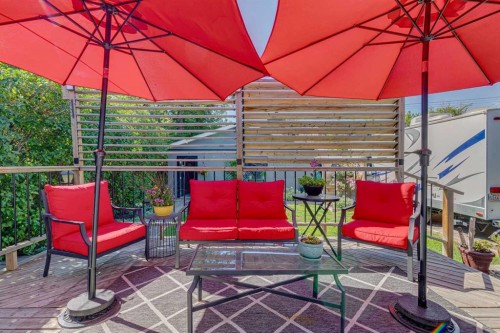 6111 Bow Crescent Nw, Calgary, AB - Outdoor With Deck Patio Veranda With Exterior