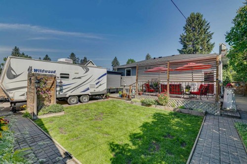 6111 Bow Crescent Nw, Calgary, AB - Outdoor
