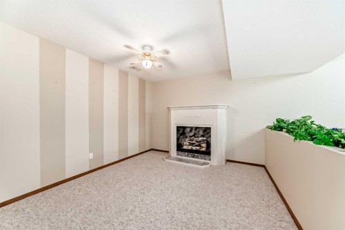 16 Edenwold Green Nw, Calgary, AB - Indoor Photo Showing Other Room