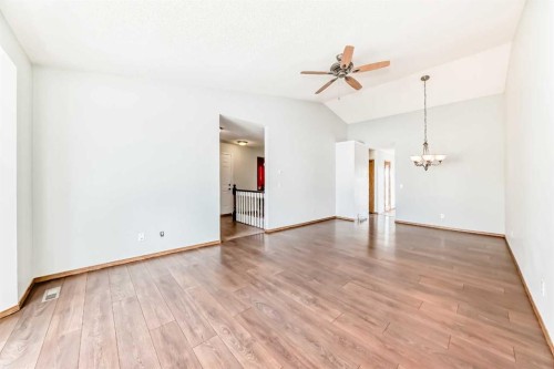 16 Edenwold Green Nw, Calgary, AB - Indoor Photo Showing Other Room