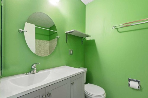 7343 36 Avenue Nw, Calgary, AB - Indoor Photo Showing Bathroom