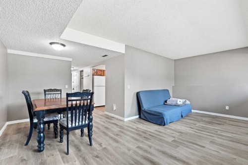 7343 36 Avenue Nw, Calgary, AB - Indoor Photo Showing Dining Room