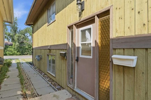 7343 36 Avenue Nw, Calgary, AB - Outdoor With Exterior