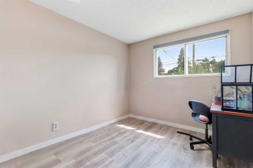 7343 36 Avenue Nw, Calgary, AB - Indoor