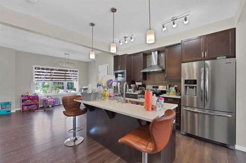 533 Savanna Blvd Boulevard Ne, Calgary, AB - Indoor Photo Showing Kitchen With Upgraded Kitchen