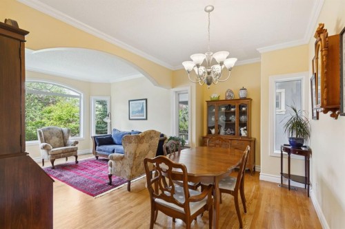 739 24 Avenue Nw, Calgary, AB - Indoor Photo Showing Dining Room
