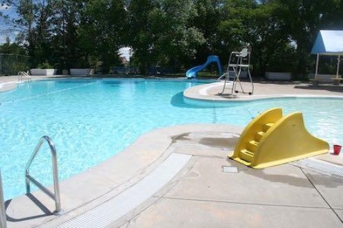 739 24 Avenue Nw, Calgary, AB - Outdoor With In Ground Pool With Backyard