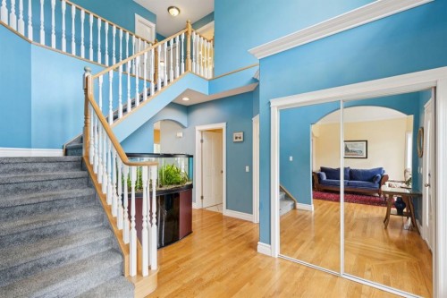 739 24 Avenue Nw, Calgary, AB - Indoor Photo Showing Other Room