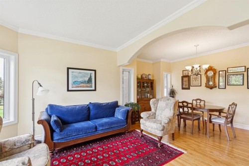 739 24 Avenue Nw, Calgary, AB - Indoor Photo Showing Living Room