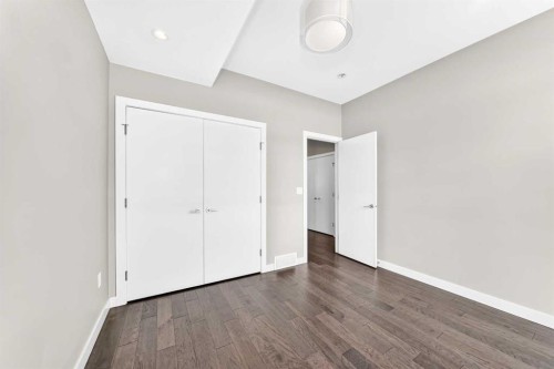 1317 20 Avenue Nw, Calgary, AB - Indoor Photo Showing Other Room