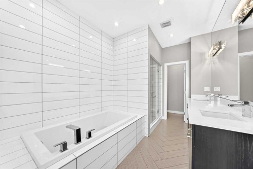 1317 20 Avenue Nw, Calgary, AB - Indoor Photo Showing Bathroom
