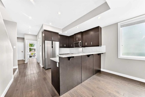 1317 20 Avenue Nw, Calgary, AB - Indoor Photo Showing Kitchen