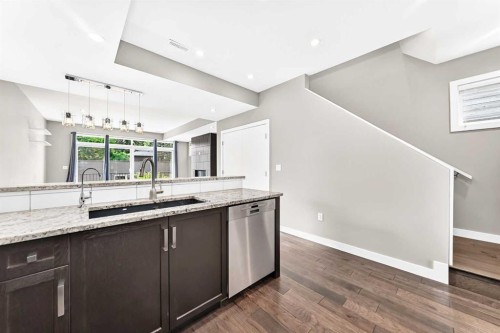 1317 20 Avenue Nw, Calgary, AB - Indoor Photo Showing Kitchen