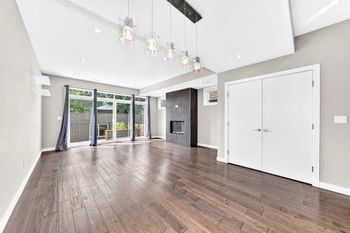 1317 20 Avenue Nw, Calgary, AB - Indoor Photo Showing Other Room
