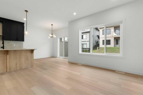 91 Heritage Manor, Cochrane, AB - Indoor
