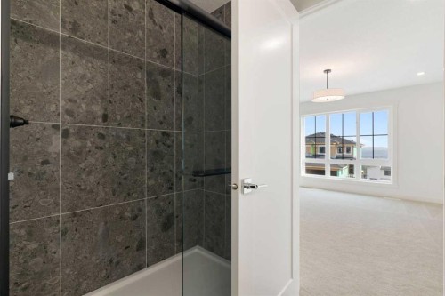91 Heritage Manor, Cochrane, AB - Indoor Photo Showing Bathroom