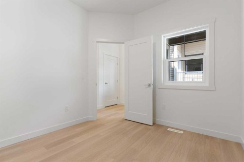 91 Heritage Manor, Cochrane, AB - Indoor Photo Showing Other Room