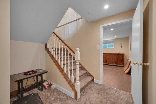 80 Edforth Way Nw, Calgary, AB - Indoor Photo Showing Other Room