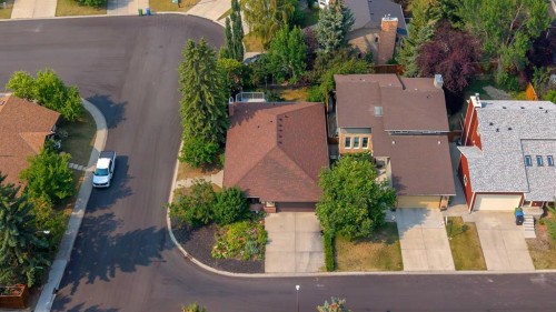 80 Edforth Way Nw, Calgary, AB - Outdoor