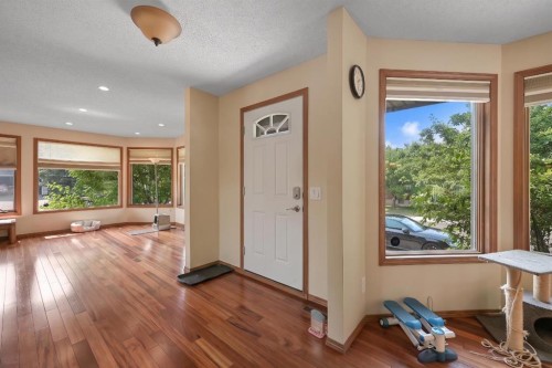 80 Edforth Way Nw, Calgary, AB - Indoor Photo Showing Other Room