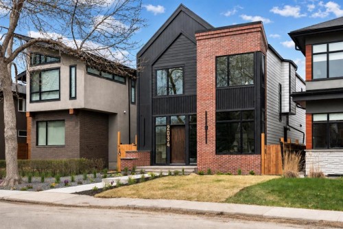 2034 49 Avenue Sw, Calgary, AB - Outdoor