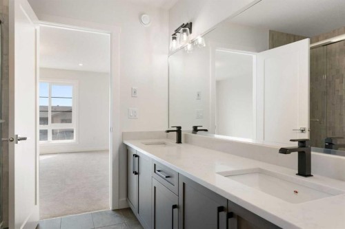 107 Heritage Manor, Cochrane, AB - Indoor Photo Showing Bathroom