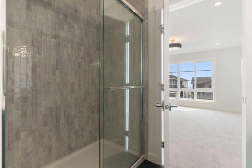 107 Heritage Manor, Cochrane, AB - Indoor Photo Showing Bathroom