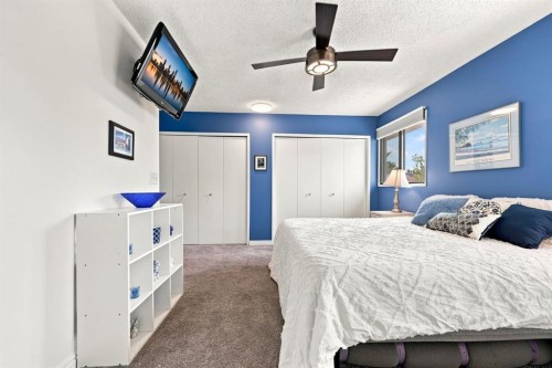 20-8533 Silver Springs Road Nw, Calgary, AB - Indoor Photo Showing Bedroom