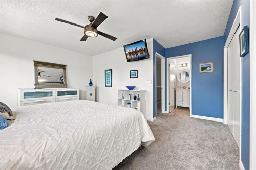 20-8533 Silver Springs Road Nw, Calgary, AB - Indoor Photo Showing Bedroom
