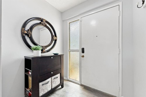 20-8533 Silver Springs Road Nw, Calgary, AB - Indoor Photo Showing Other Room