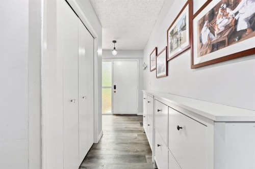 20-8533 Silver Springs Road Nw, Calgary, AB - Indoor Photo Showing Other Room