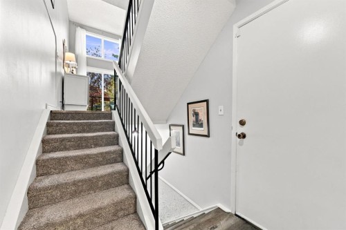 20-8533 Silver Springs Road Nw, Calgary, AB - Indoor Photo Showing Other Room