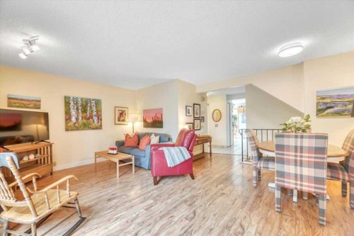 168 Midpark Gardens Se, Calgary, AB - Indoor Photo Showing Other Room