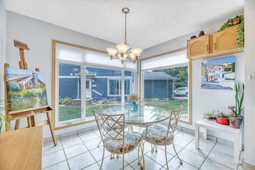 168 Midpark Gardens Se, Calgary, AB - Indoor Photo Showing Dining Room
