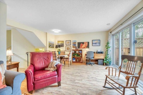 168 Midpark Gardens Se, Calgary, AB - Indoor Photo Showing Other Room