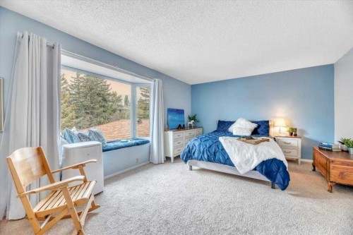 168 Midpark Gardens Se, Calgary, AB - Indoor Photo Showing Bedroom