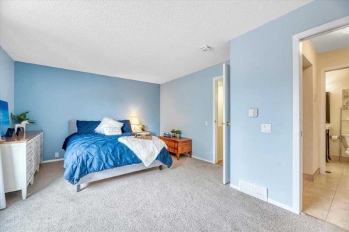 168 Midpark Gardens Se, Calgary, AB - Indoor Photo Showing Bedroom