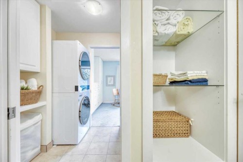 168 Midpark Gardens Se, Calgary, AB - Indoor Photo Showing Laundry Room