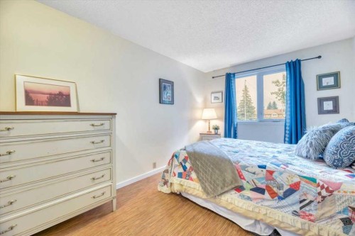 168 Midpark Gardens Se, Calgary, AB - Indoor Photo Showing Bedroom