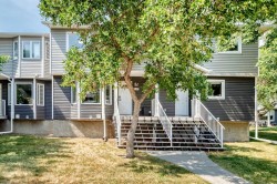 357 Regal Park NE Calgary, AB T2E 0S6