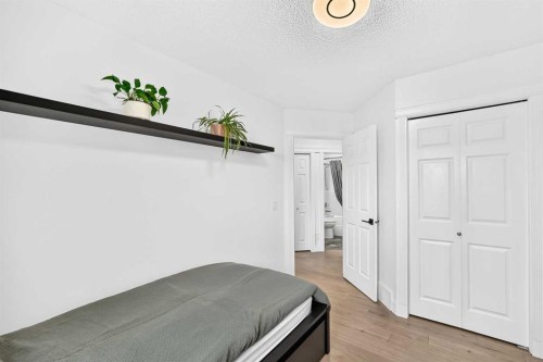 357 Regal Park Ne, Calgary, AB - Indoor Photo Showing Bedroom
