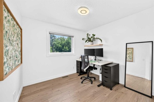357 Regal Park Ne, Calgary, AB - Indoor Photo Showing Office