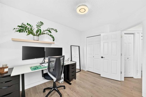 357 Regal Park Ne, Calgary, AB - Indoor Photo Showing Office