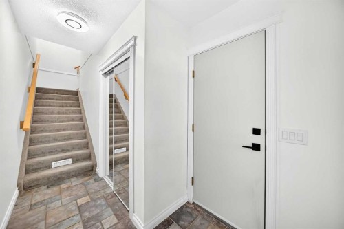 357 Regal Park Ne, Calgary, AB - Indoor Photo Showing Other Room