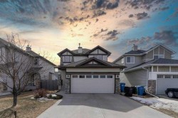 57 Royal Birch Crescent NW Calgary, AB T3G 5N8