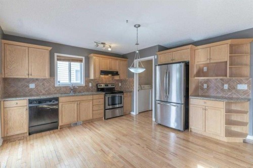 57 Royal Birch Crescent Nw, Calgary, AB - Indoor Photo Showing Kitchen