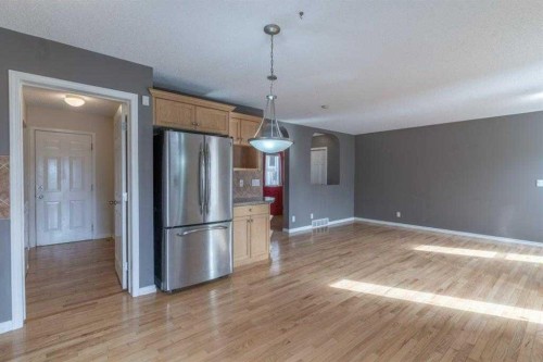 57 Royal Birch Crescent Nw, Calgary, AB - Indoor