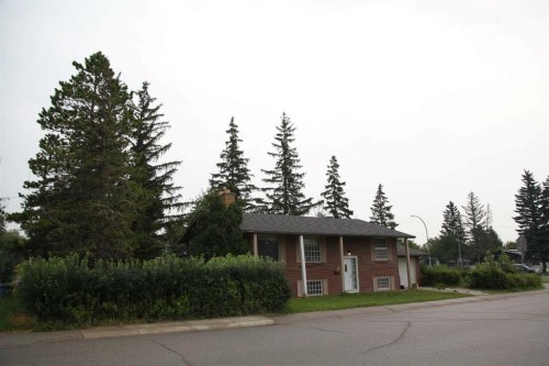 904 73 Avenue Sw, Calgary, AB - Outdoor