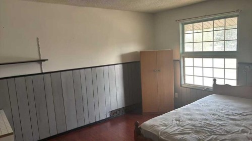 904 73 Avenue Sw, Calgary, AB - Indoor Photo Showing Bedroom