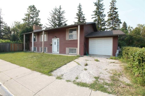 904 73 Avenue Sw, Calgary, AB - Outdoor